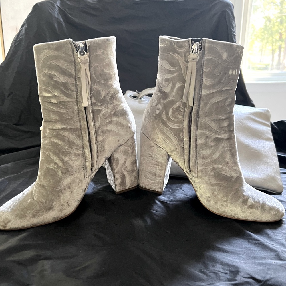Rebecca Minkoff silver velvet boots w/matching clutch purse unknown designer